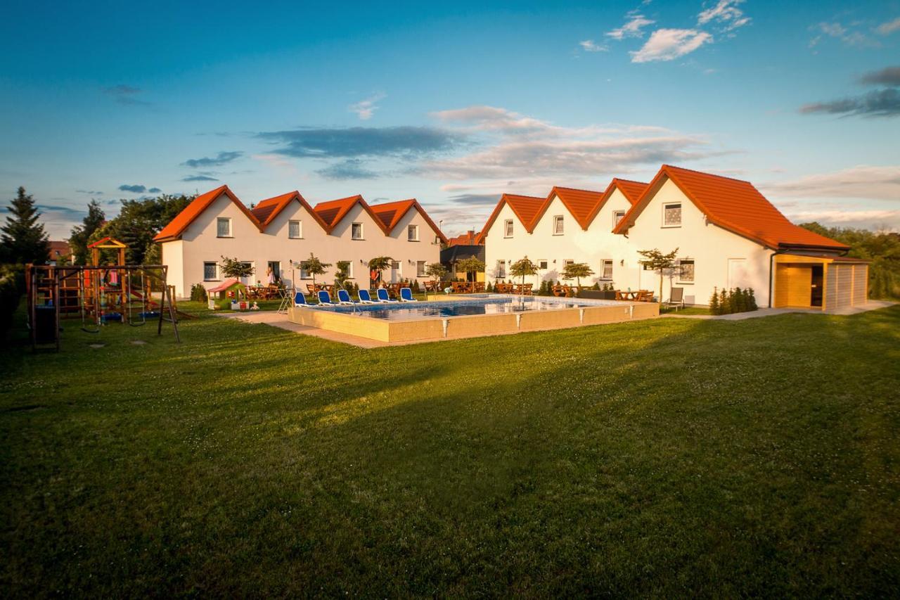 Aqua Fun Domki Z Basenem Ujście-Darłowskie Kültér fotó